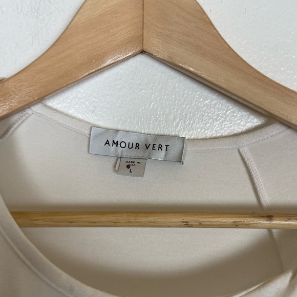 Amour Vert Women's Soft Knit Top Size L Color White Short Sleeves - Picture 8 of 9